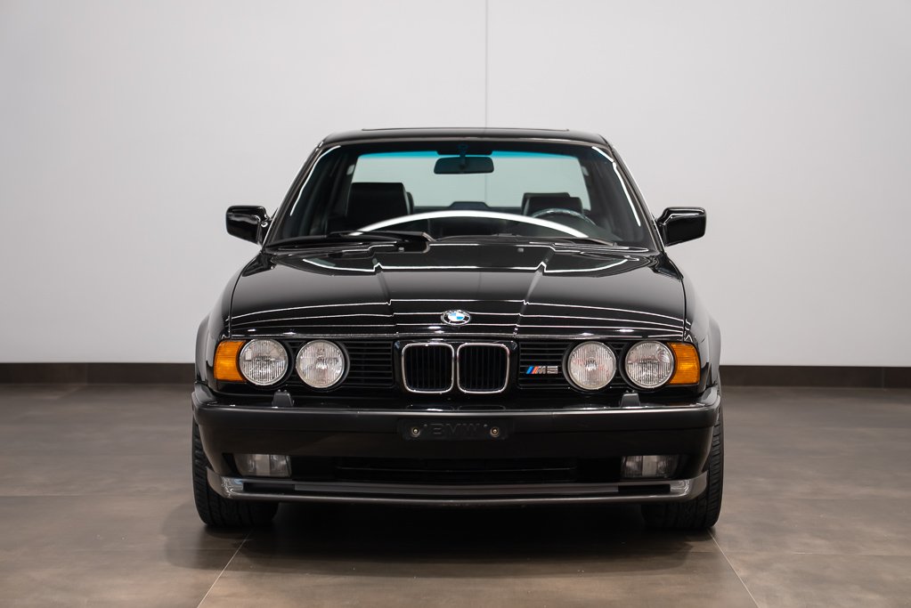 BMW M5 LOW KM! - $94500 USD 1992 Noir Montréal - photo #2