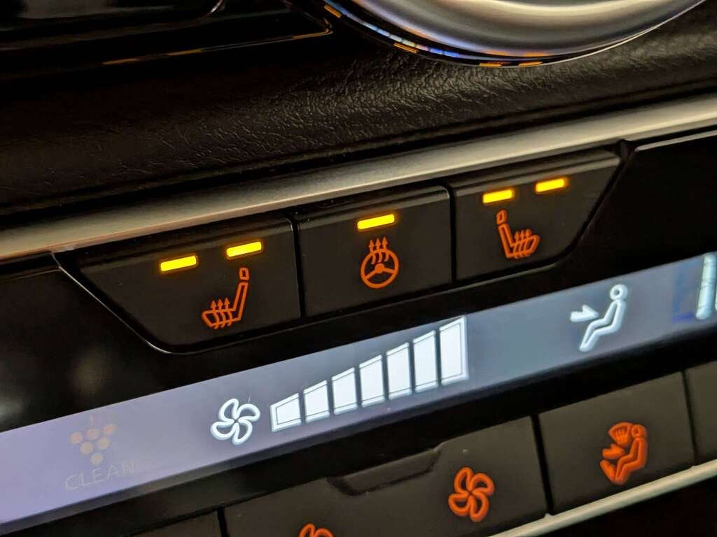 2024 Nissan Sentra SR Manual White Val-David - photo #2