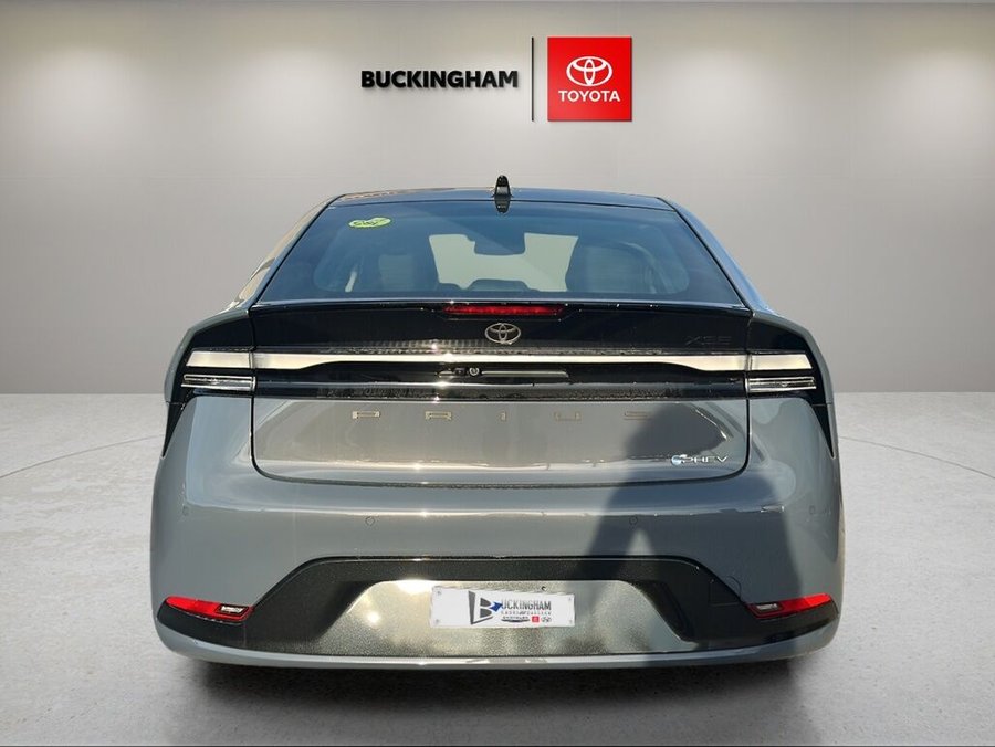 TOYOTA Prius hybride branchable 2026 2026 Argent incisif