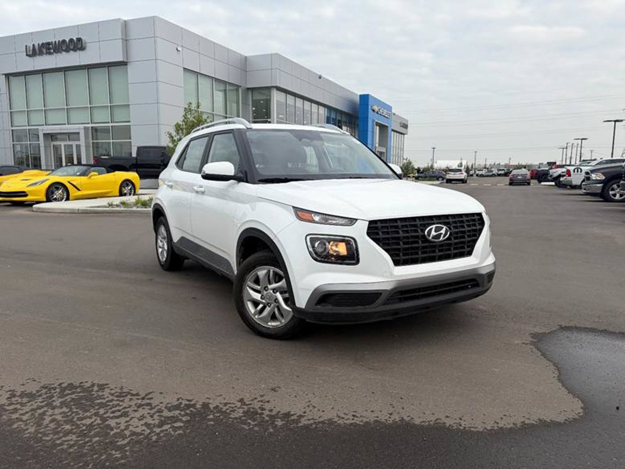 2025 Hyundai Venue Preferred IVT White Sherwood Park - photo #1