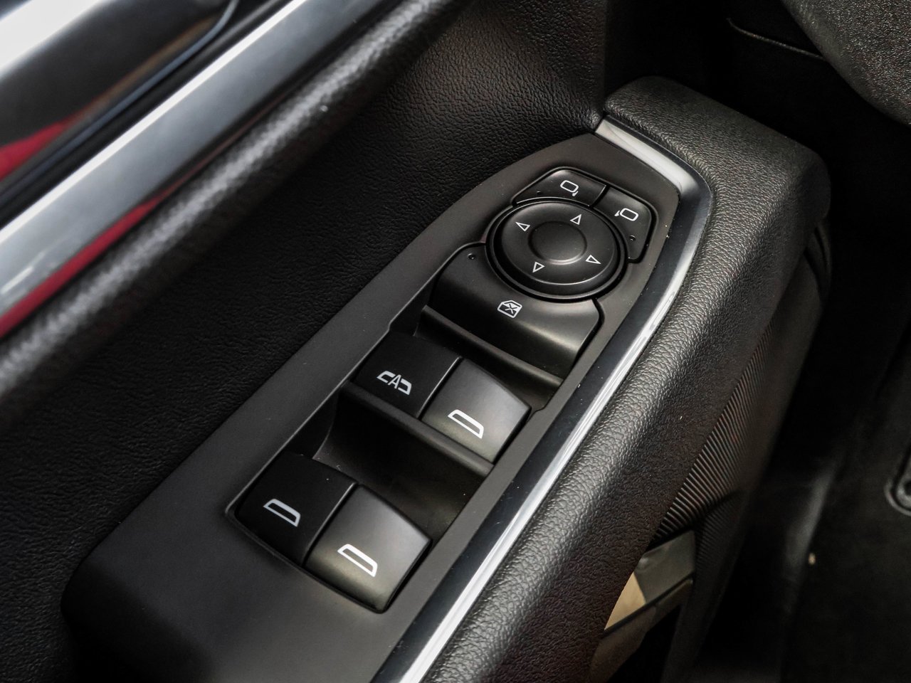 2025 Chevrolet Silverado 1500 4WD Crew Cab 147 LT White Sherwood Park - photo #18