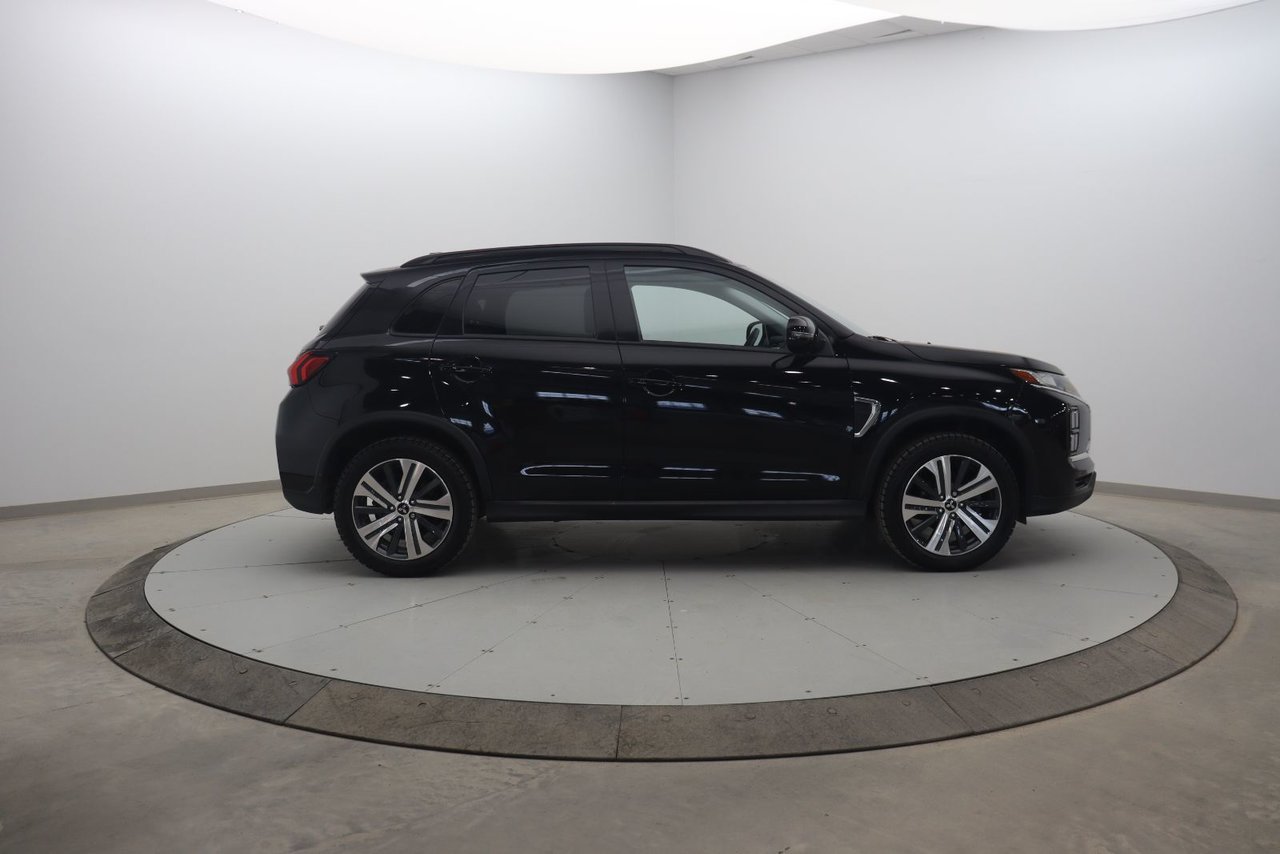 2024 Mitsubishi RVR VIN JA4AJVAW6RU608056 Black Chicoutimi - photo #2