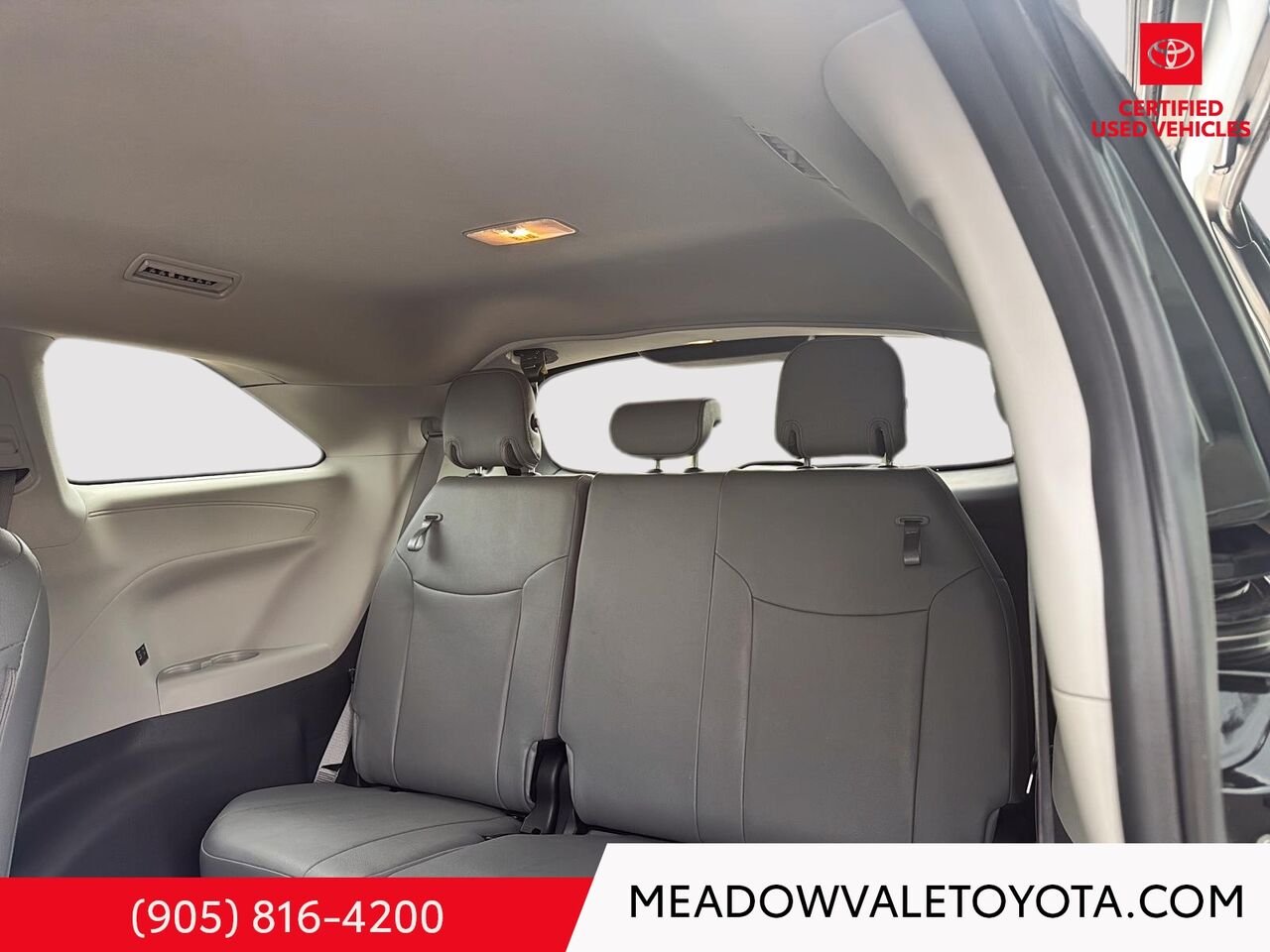 2024 Toyota Sienna One Owner, 4 New Tires, Midnight Black Metallic Mississauga - photo #21
