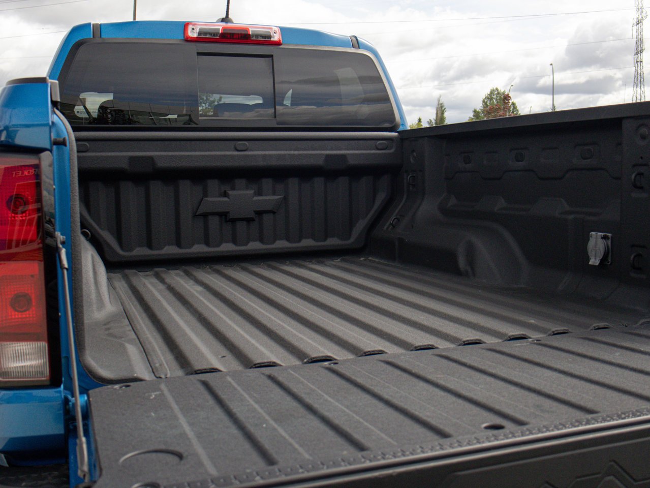 2024 Chevrolet Colorado 4WD Crew Cab Z71 Blue Sherwood Park - photo #10