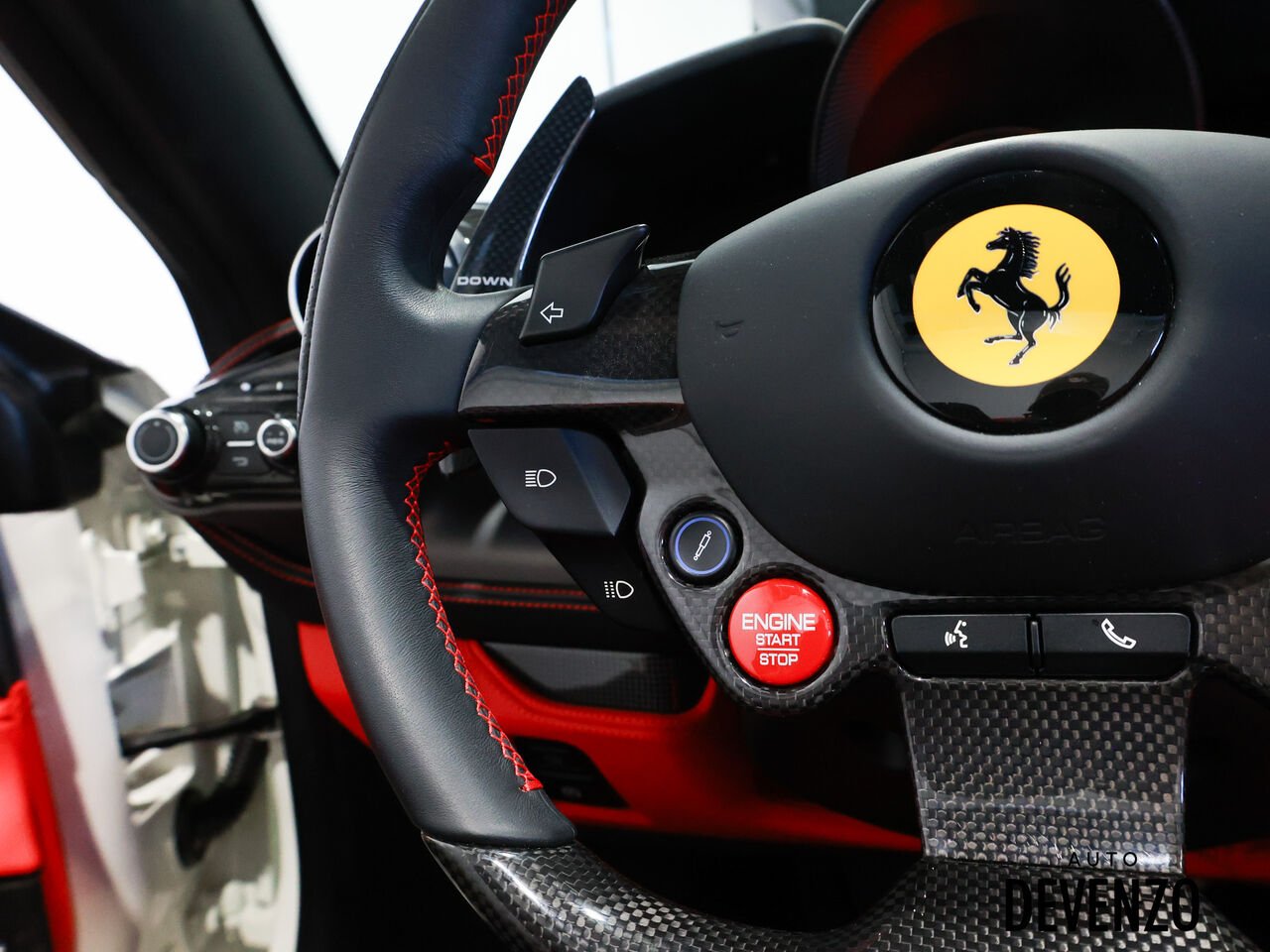Ferrari F8 Spider 2023 Blanc Saint-Eustache - photo #12
