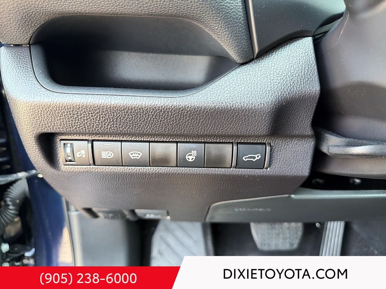 2025 Toyota RAV4 XLE AWD / CLEAN CARFAX / HEATED SEATS / MOONROOF / ALLOY WHEELS / CARPLAY AND ANDROID AUTO Blue Mississauga - photo #12