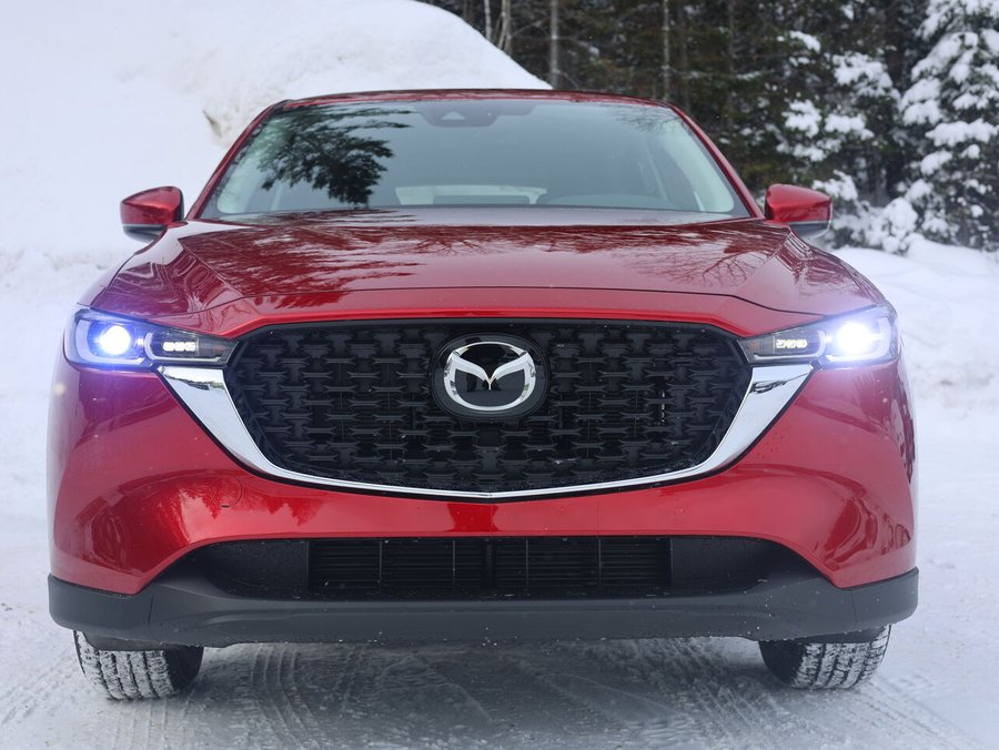 2025 Mazda CX-5 Gs, awd, Toit ouvrant, volant et rétroviseurs chauffants, hayon électrique Soul Red Crystal Metallic