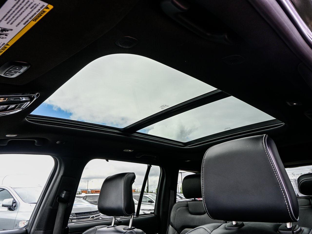 2023 Jeep Grand Cherokee Overland 4x4 Black Sherwood Park - photo #15