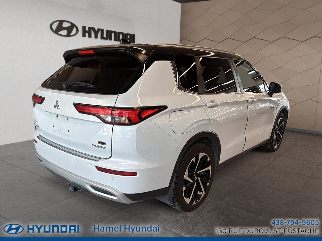Mitsubishi Outlander PHEV 2023 Blanc Saint-Eustache - photo #1