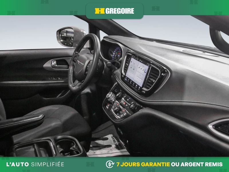 2022 Chrysler Pacifica Grey Saint-Eustache - photo #29