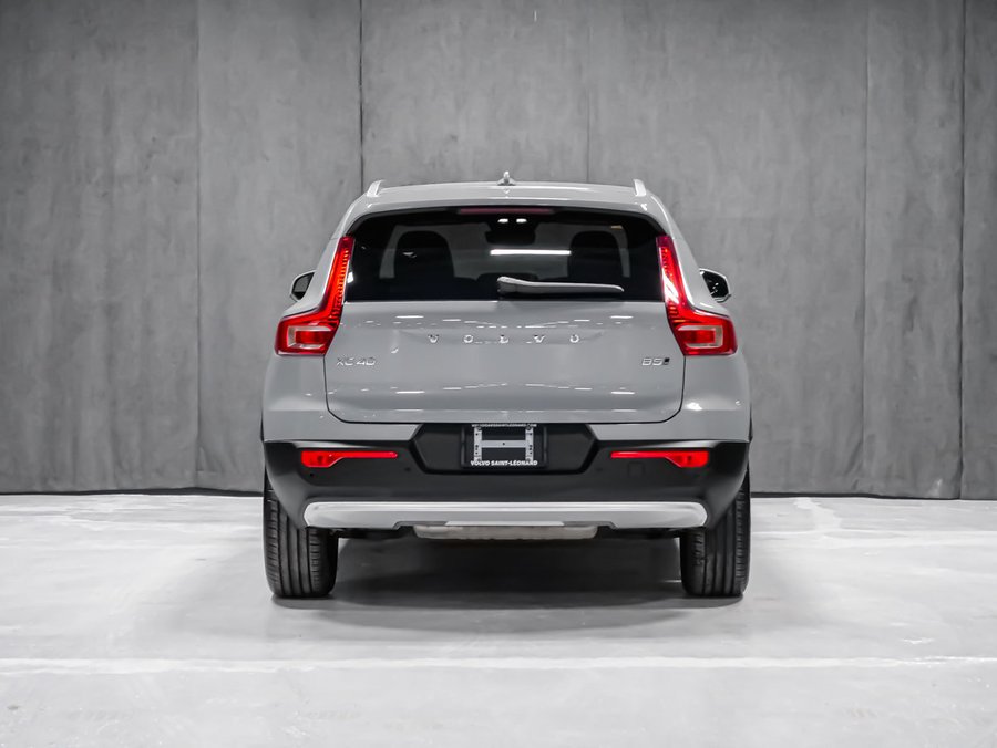 2025 Volvo XC40 B5 CORE BRIGHT CLIMATE Grey