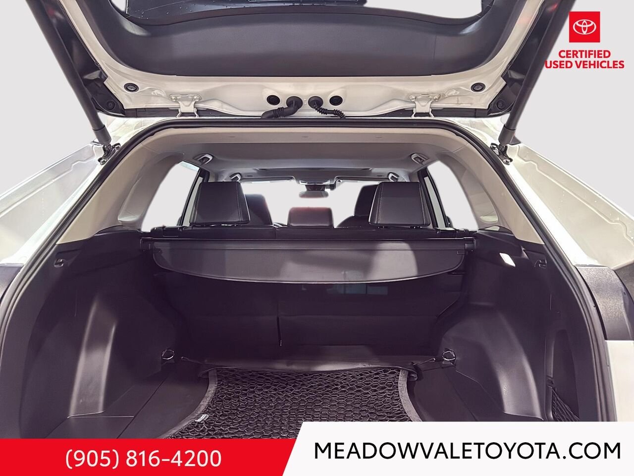 2025 Toyota RAV4 One Owner, Clean Car Fax, Power Sunroof, Power Trunk, Power Seat, Softex Leather Seating Wind Chill Pearl Mississauga - photo #20