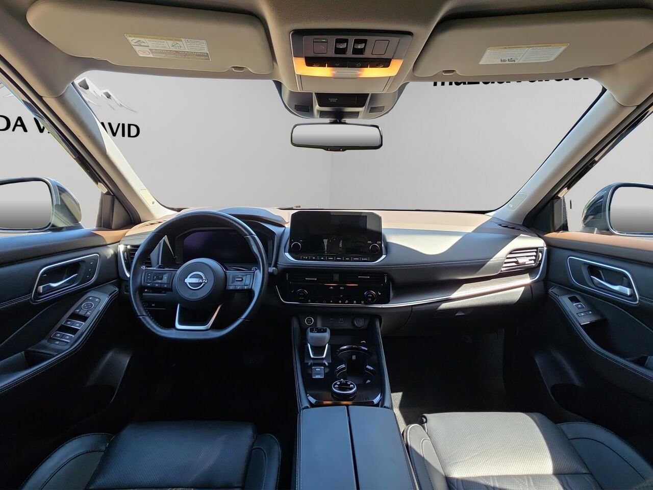 Nissan Rogue Platine TI, Sièges en cuir, Navigation, toit ouvrant panoramique, détecteur d'angles morts 2023 Noir Val-David - photo #8