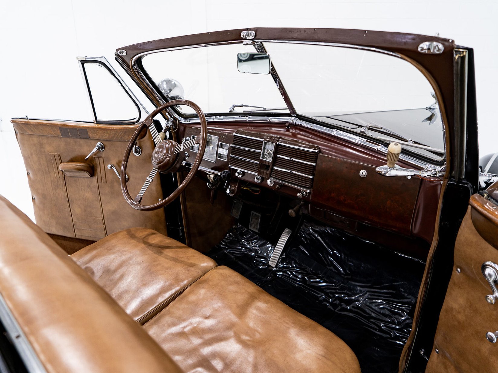 Cadillac Series 90 **PRICE IN USD**1 of 13 V16 1938 Noir Montréal - photo #70