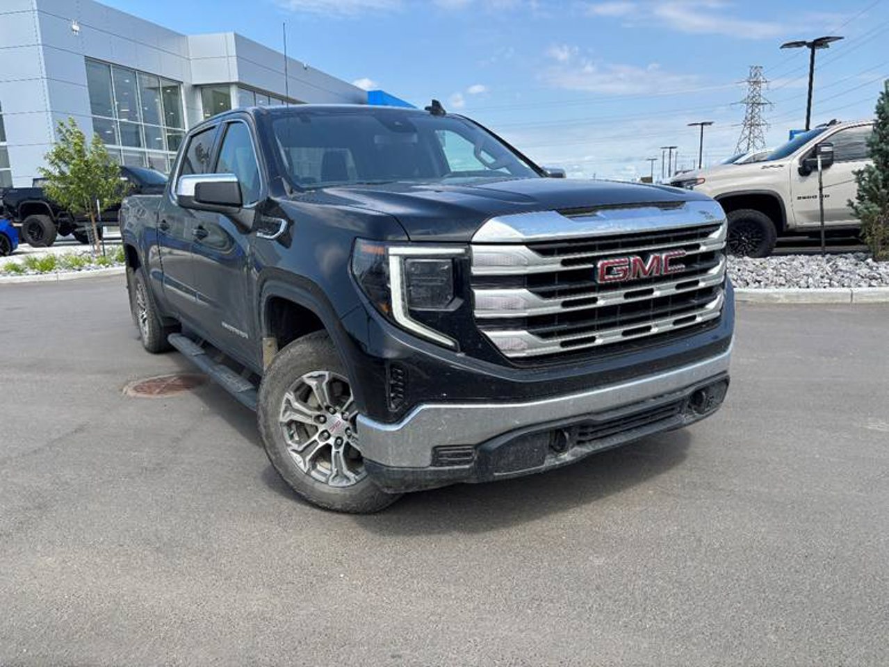 2023 GMC Sierra 1500 4WD Crew Cab 147 SLE Black Sherwood Park - photo #1
