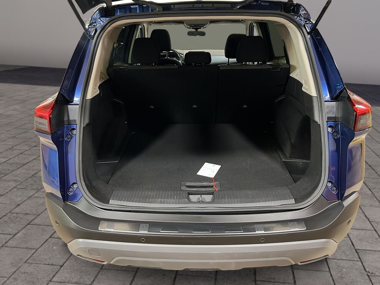 2023 Nissan Rogue SV TI Blue Québec - photo #5