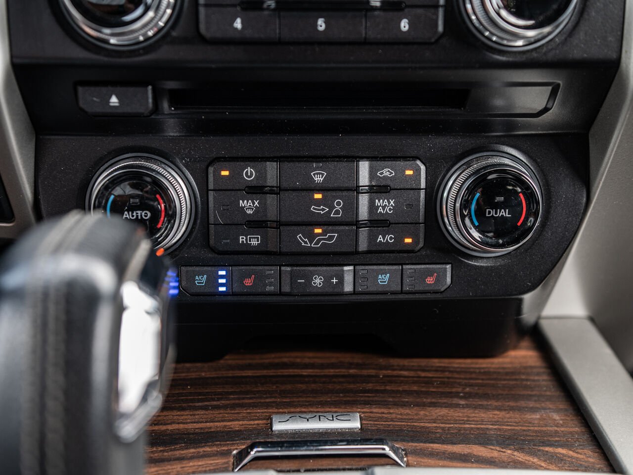 Ford F-150 2016 Blanc Sainte-Julienne - photo #24