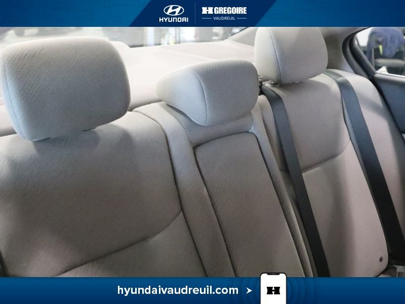 Honda Civic YA888 | LX 4 portes, boîte automatique 2013 Gris Laval - photo #31