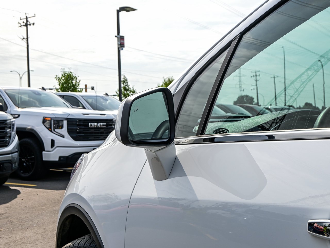 2020 Buick Encore AWD 4dr Preferred White Sherwood Park - photo #6