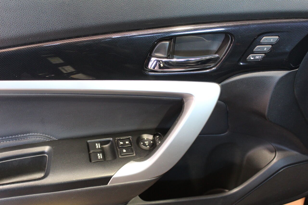 2013 Honda Accord Coupe VIN: 1HGCT1B85DA801943 Black Sainte-Rose - photo #10