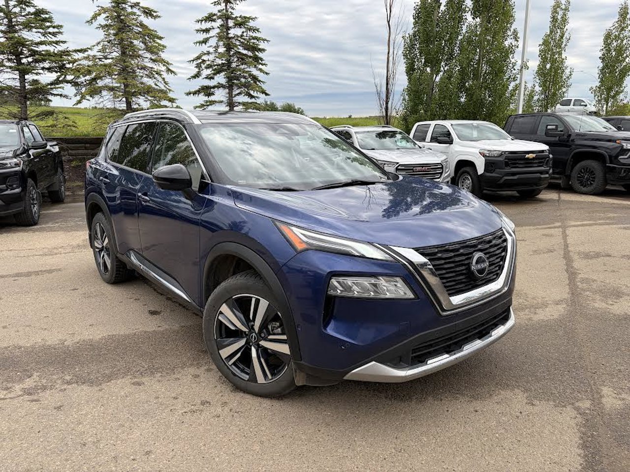 2023 Nissan Rogue AWD Platinum Blue Sherwood Park - photo #1