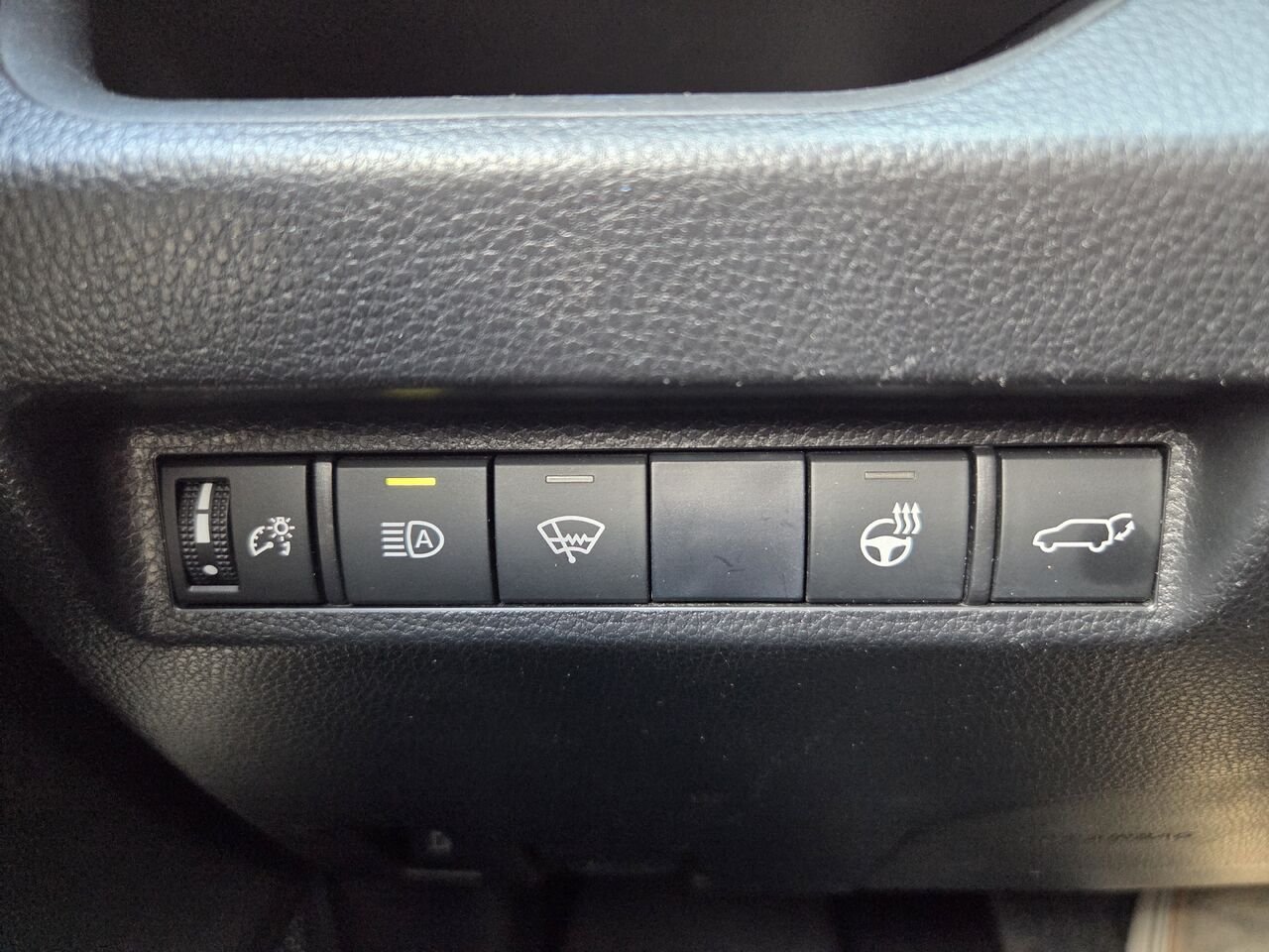 2021 Toyota RAV4 PRIME White Amos - photo #17