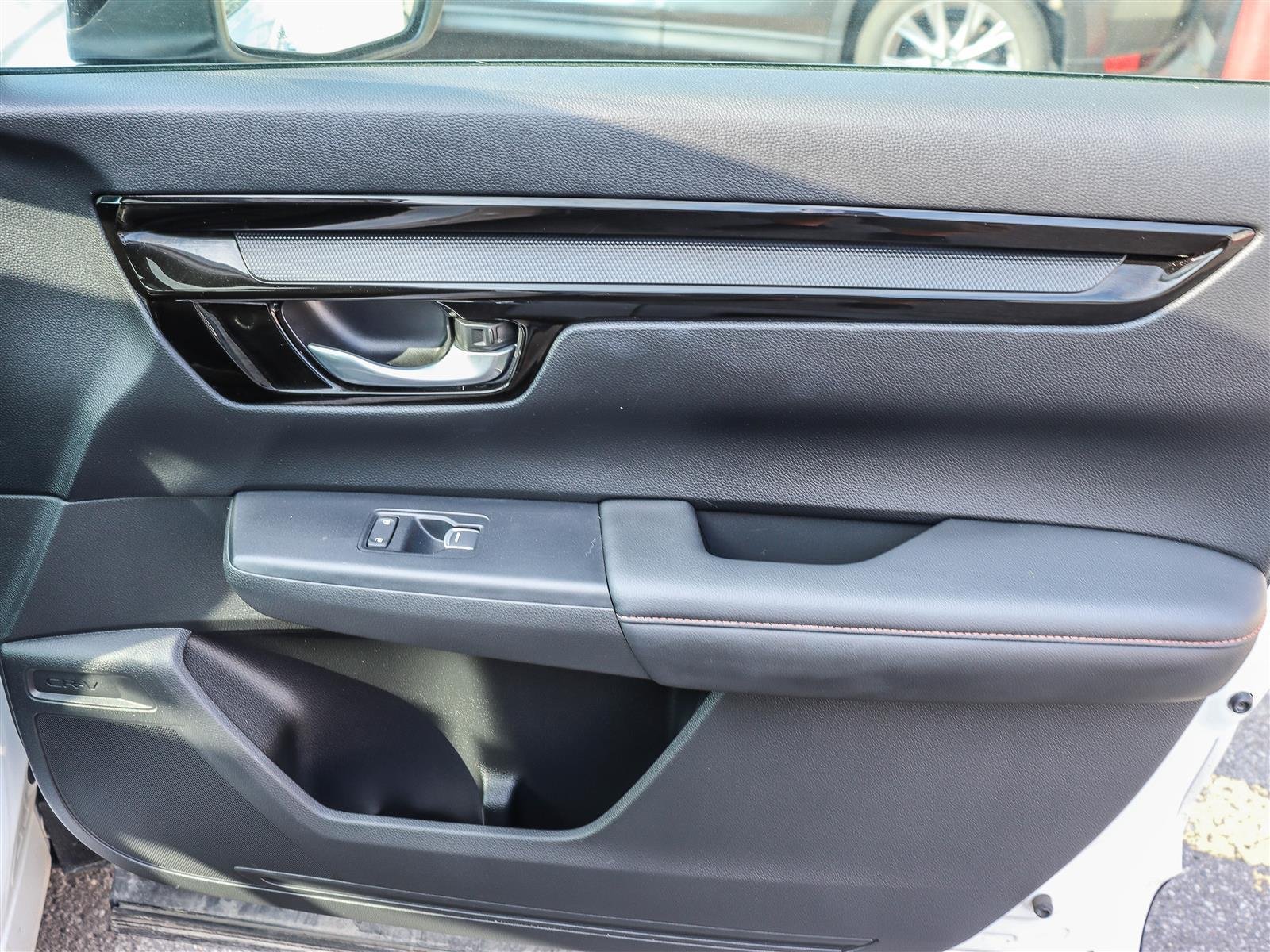 Honda CR-V hybride Touring 2023 White Ottawa & Gatineau - photo #16