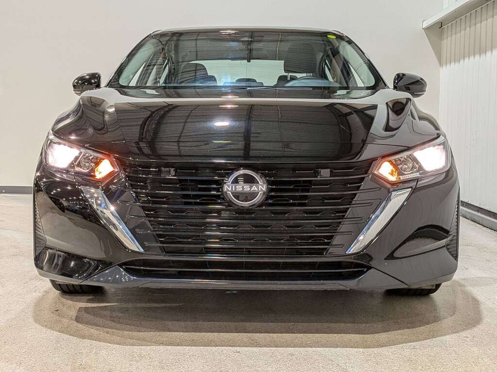 2024 Nissan Sentra SV CVT Black Val-David - photo #1