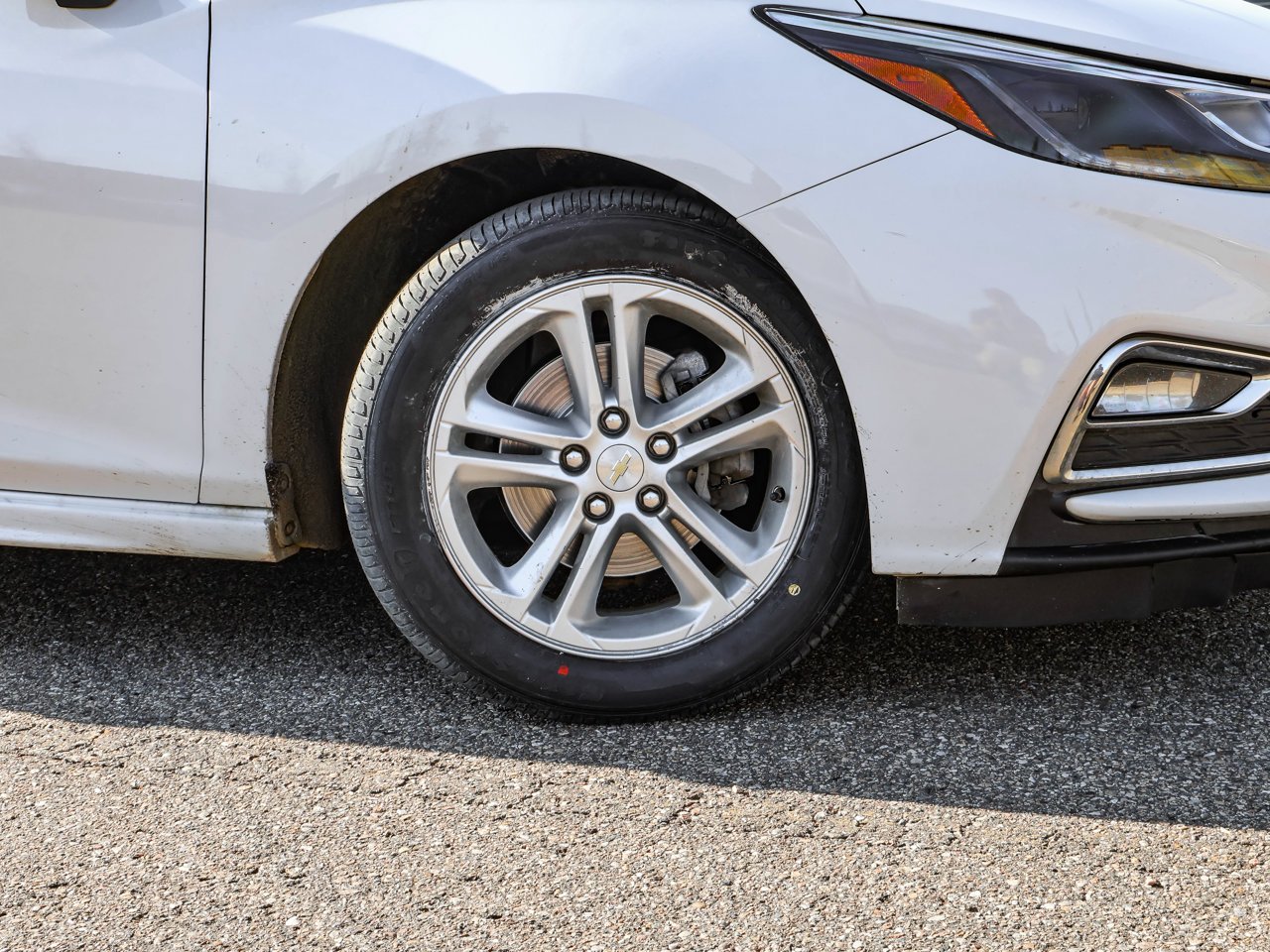 2018 Chevrolet Cruze 4dr Sdn 1.4L LT w/1SD White Sherwood Park - photo #10