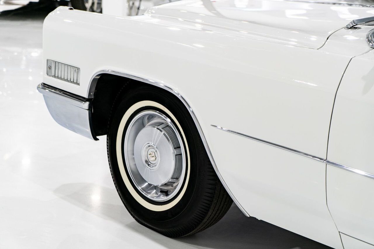 Cadillac Fleetwood **PRICE IN USD** Factory Limo dual AC with only 18,892 miles 1966 Blanc Montréal - photo #30