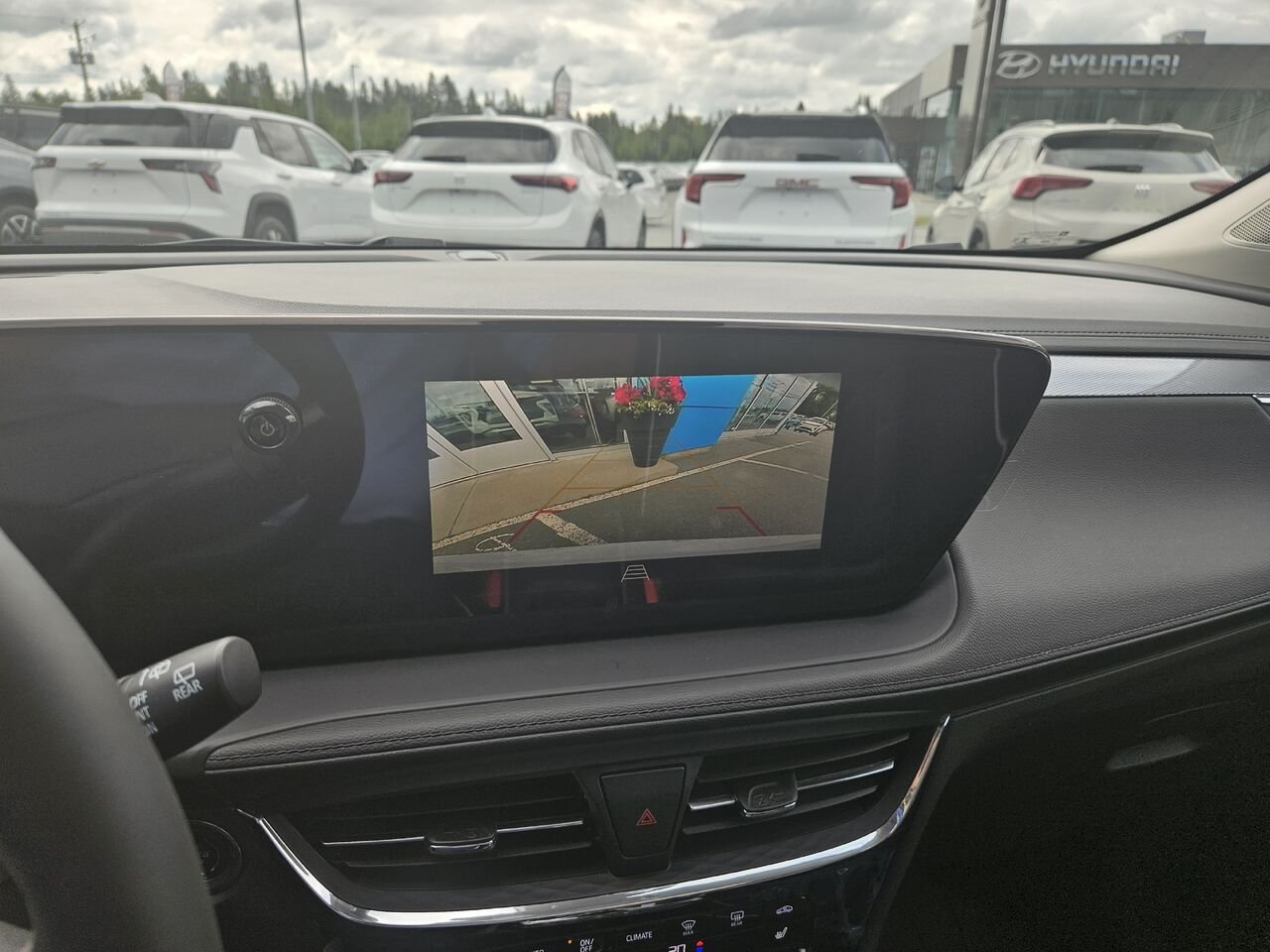 Buick Encore GX Avenir 4 portes TI 2026 Blanc givré, triple couche Thetford Mines - photo #9