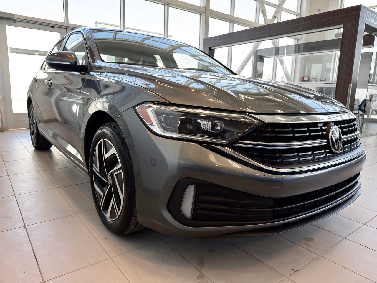 Volkswagen Jetta 2022 Gris Notre-Dame-des-Prairies - photo #7