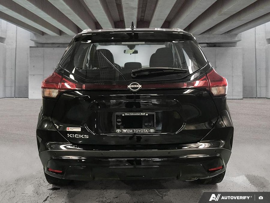 2025 Nissan Kicks Play 2025 Black