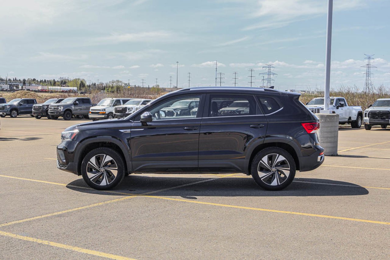 2024 Volkswagen Taos Comfortline 4MOTION Black Sherwood Park - photo #4