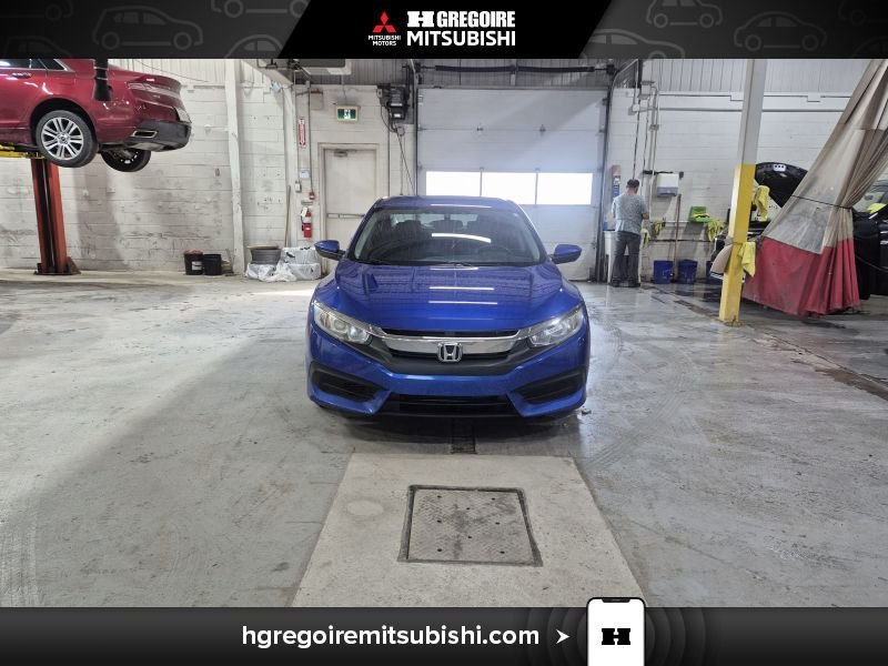 Honda Civic MW4450 | LX * Manuel * Caméra * Bluetooth 2018 Bleu Laval - photo #1