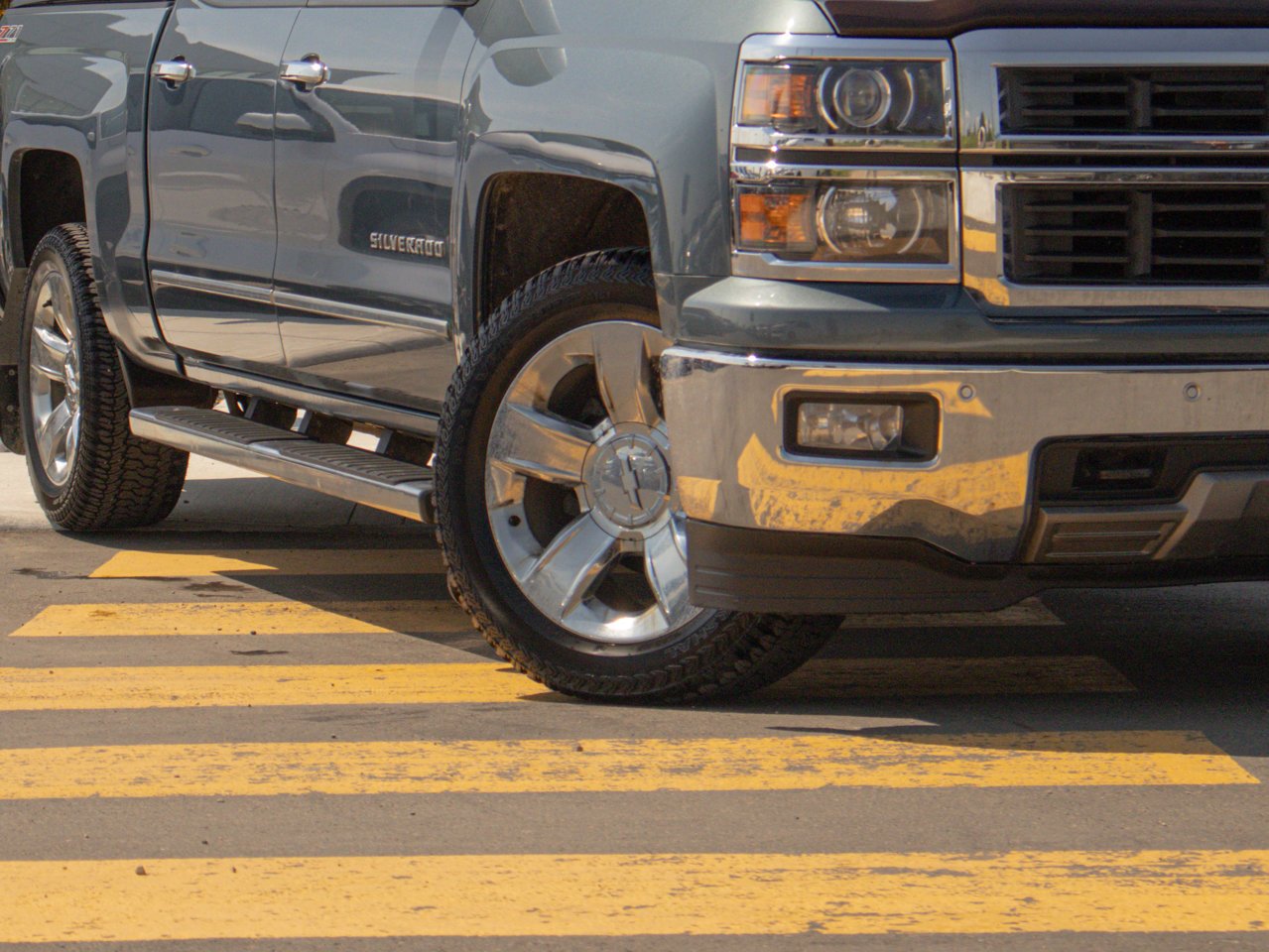 2014 Chevrolet Silverado 1500 4WD Crew Cab Short Box LTZ w/2LZ Blue Sherwood Park - photo #5
