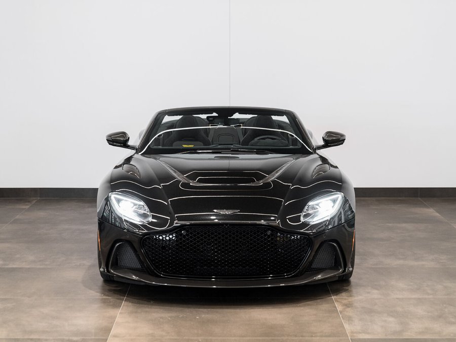 2023 Aston Martin DBS 2023