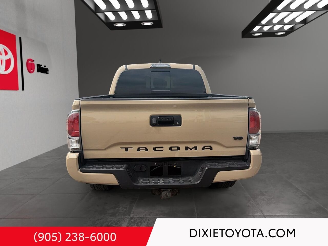 2020 Toyota Tacoma TRD OFFROAD PREMIUM 4WD / V6 / SHORT BED / REAR DIFF LOCK / HEATED SEATS / LEATHER SURFACE / MOONROOF / ALLOY WHEELS Quicksand Mississauga - photo #4