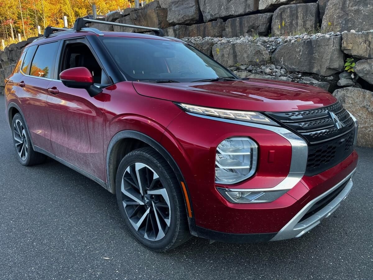 2022 Mitsubishi Outlander Red Sainte-Agathe-des-Monts - photo #0