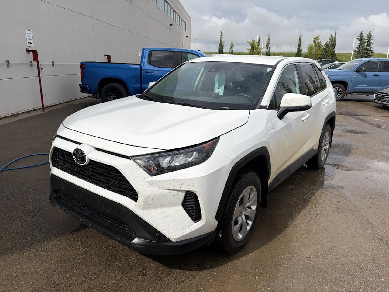2023 Toyota RAV4 LE AWD White Sherwood Park - photo #2