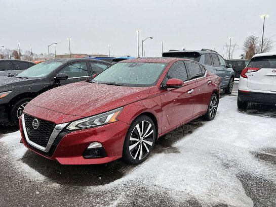2022 Nissan Altima 2022 Red