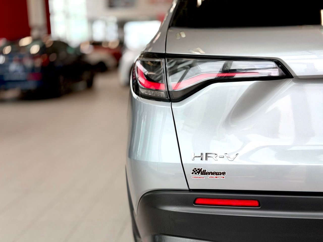 2025 Honda HR-V Silver Notre-Dame-des-Prairies - photo #13