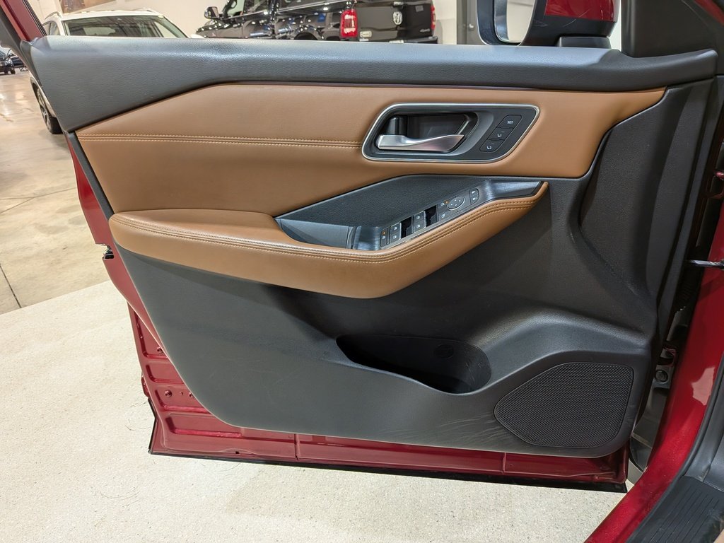 Nissan Rogue AWD Platinum 2024 Rouge Val-David - photo #35