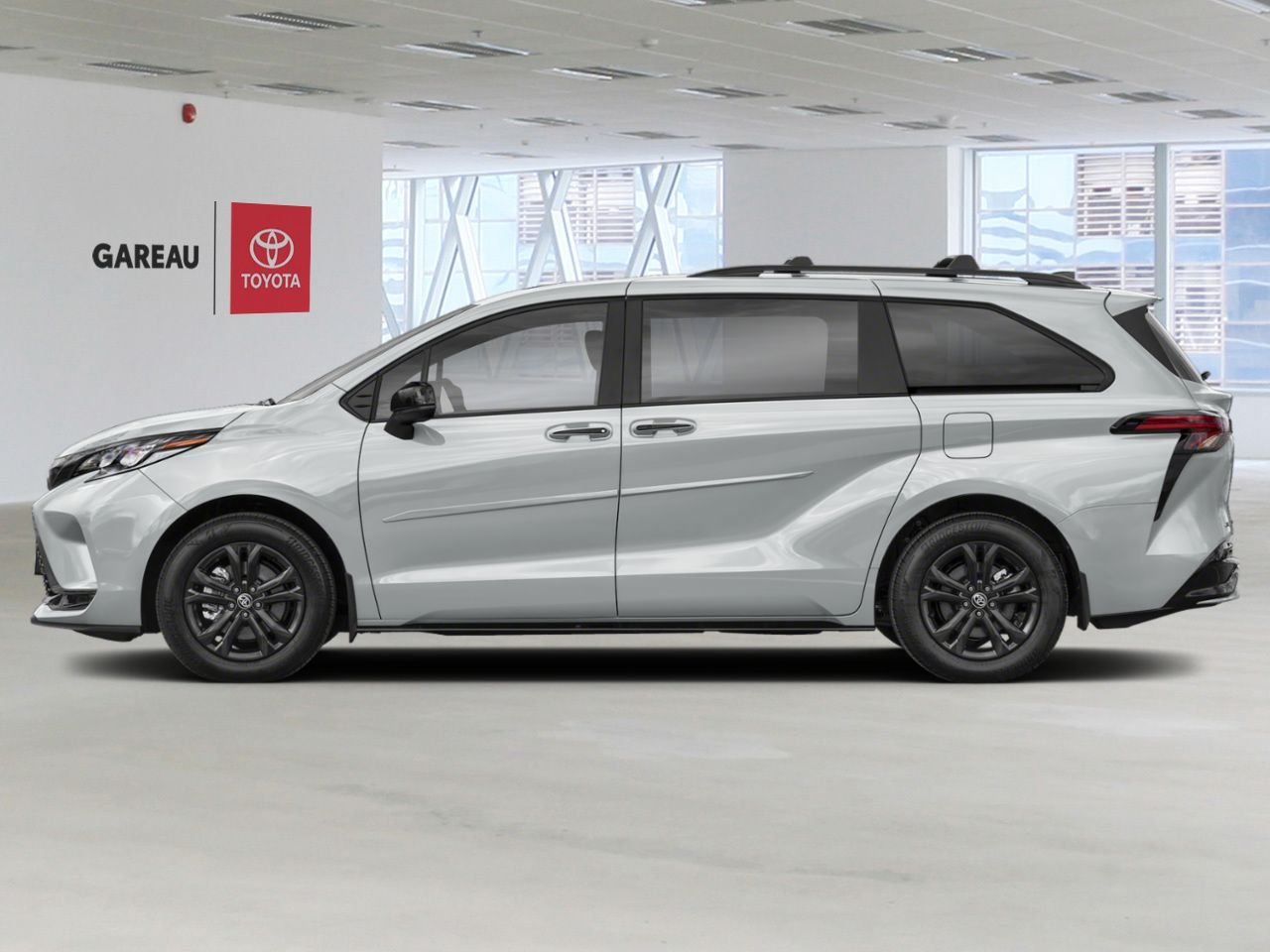 2026 Toyota Sienna Grey Val-d'Or - photo #2