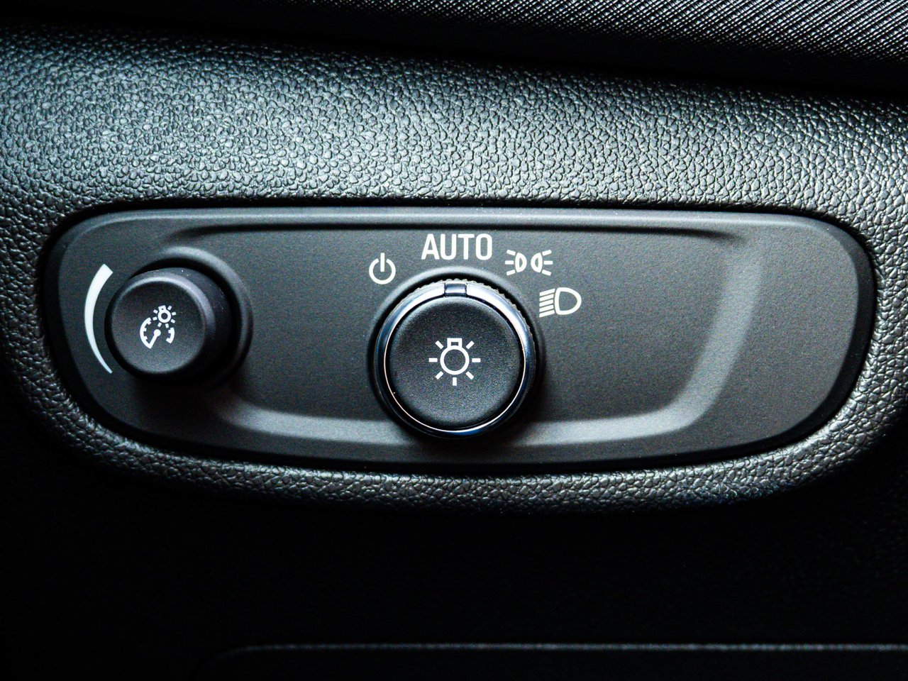 2025 Chevrolet Trailblazer AWD 4dr LT Green Sherwood Park - photo #17