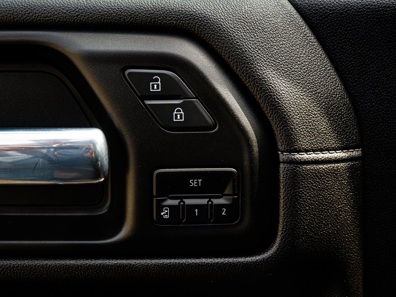 2021 Chevrolet Silverado 1500 4WD Crew Cab 147 High Country Black Sherwood Park - photo #21
