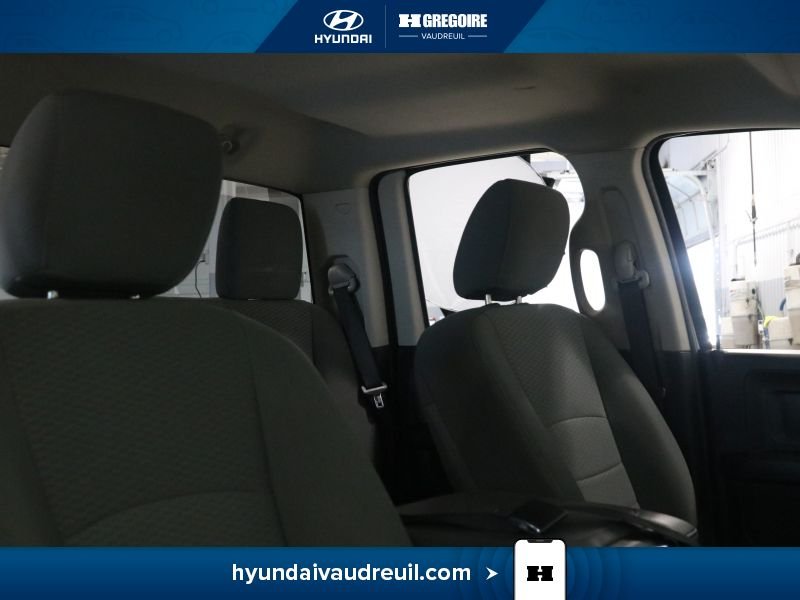 Dodge Ram YA857 | Express 4x4 Quad Cab 6'4" Box *Ltd Avail* 2018 Blanc Laval - photo #27