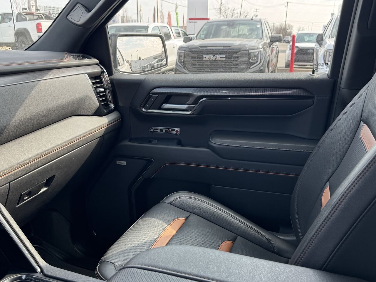 2023 GMC SIERRA 1500 AT4 AT4 cabine multiplace 4RM 157 po White Gatineau - photo #10
