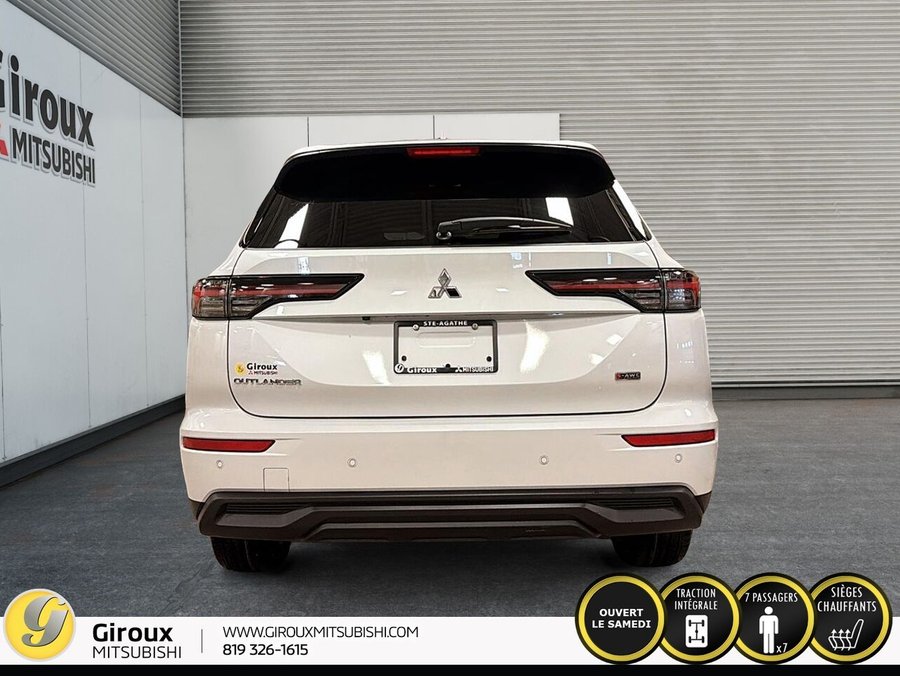 2026 MITSUBISHI Outlander ES S-AWC White Diamond