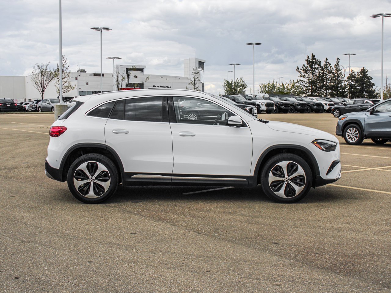 2024 Mercedes-Benz GLA GLA 250 4MATIC SUV White Sherwood Park - photo #9